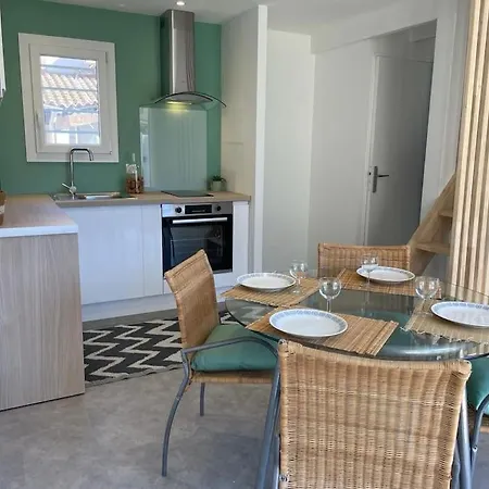 Casa de Férias Les Planetes Du Port Marseillan (Herault)