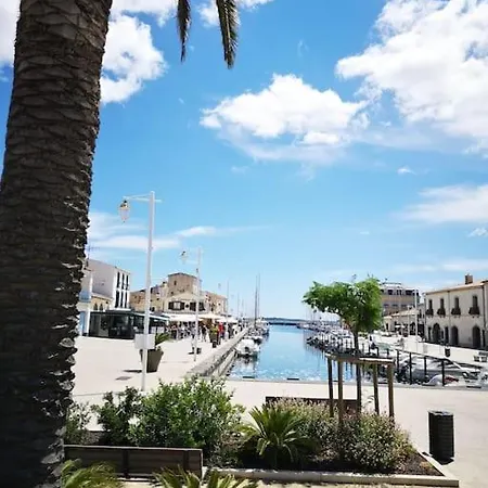 Les Planetes Du Port Semesterbostad